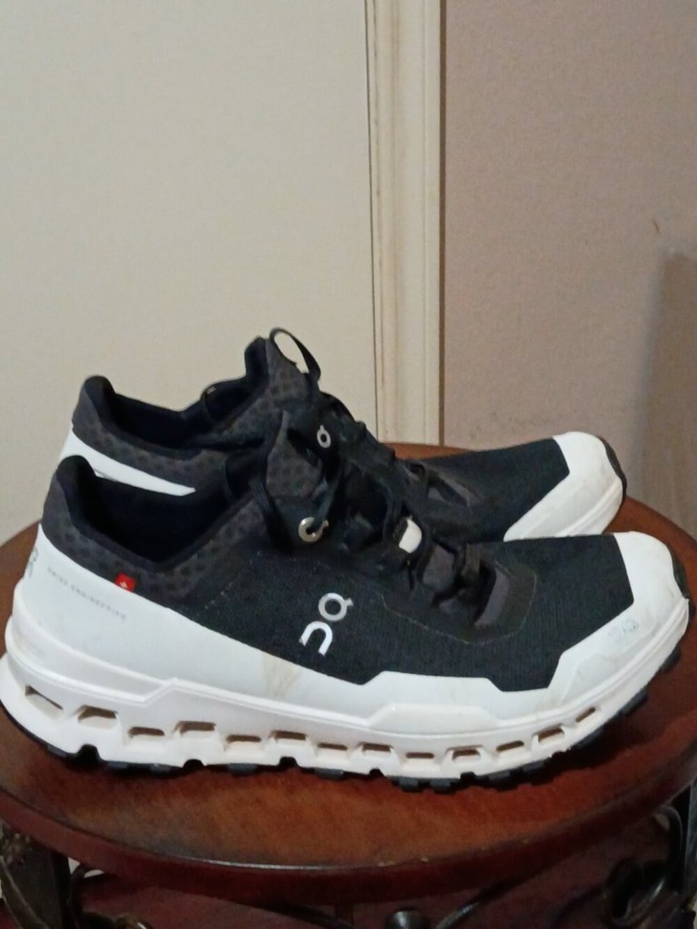 On Cloudultra Swiss Engineering Women's Size 9.5 Running Shoes Black White - Picture 1 of 13